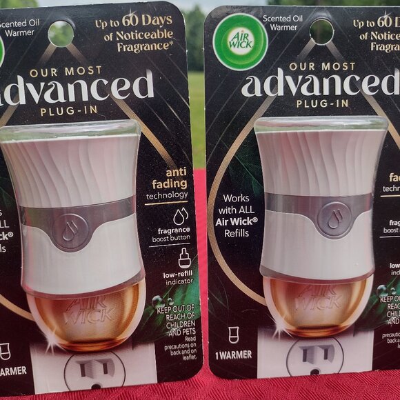 NEW Air Wick Plug-In Scented Oil Warmers – Set of 2 - Picture 1 of 6